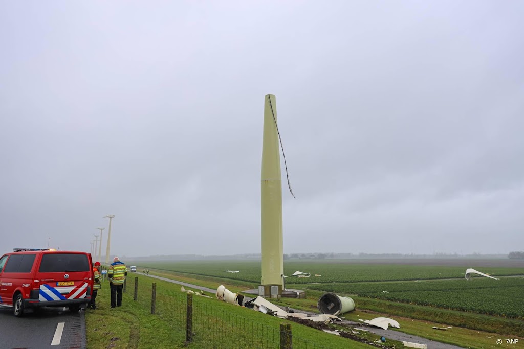 Grote ravage door knakken windmolen Zeewolde