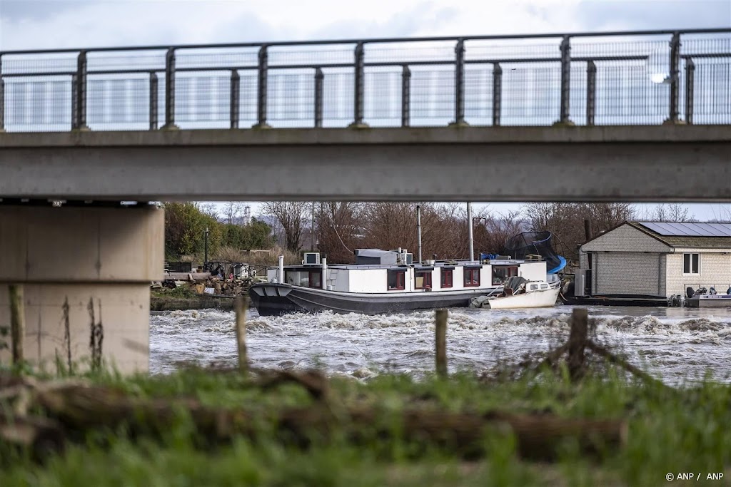 Brug Stuwweg Maastricht dreigt in te storten