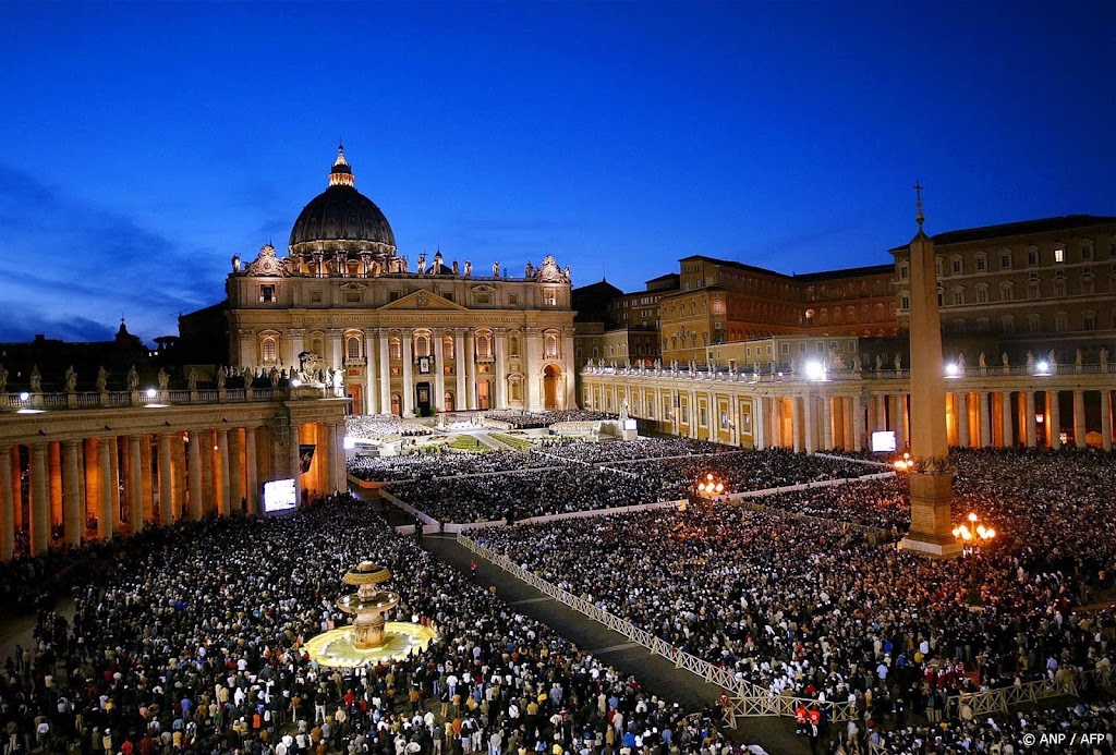 Vaticaan: zegening voor homostel is geen ketterij