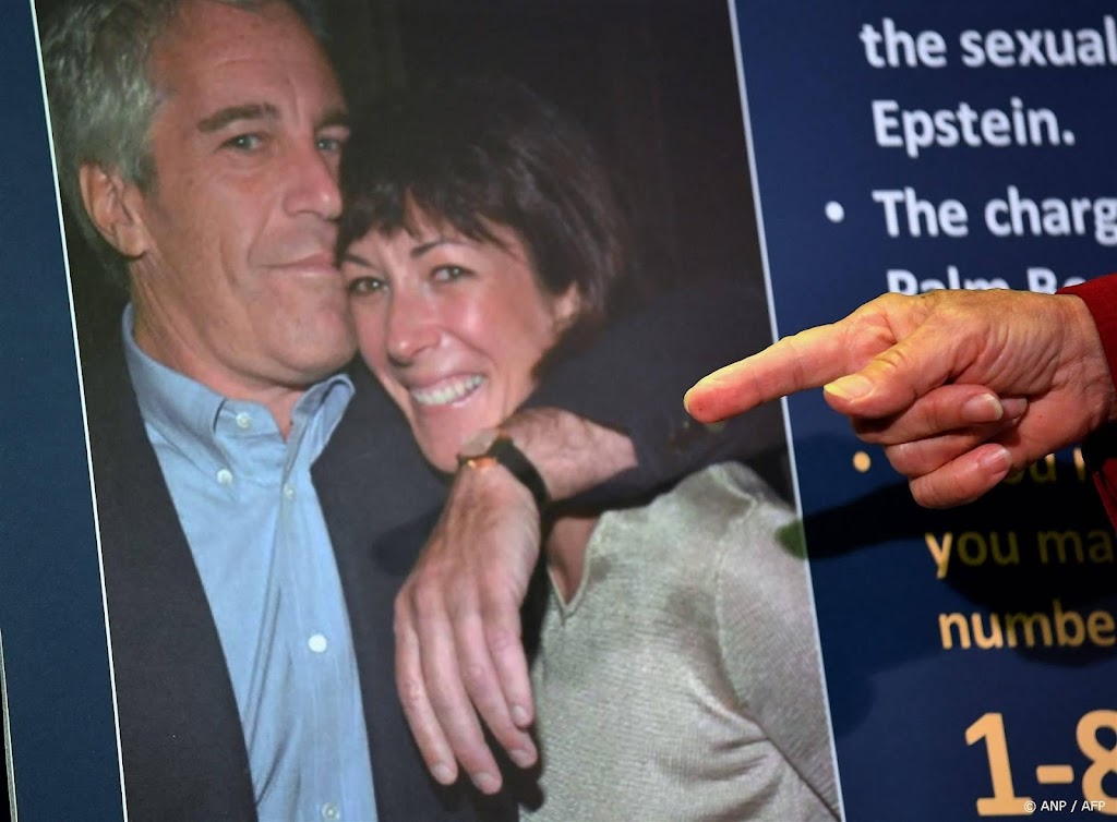 Namen van invloedrijke mensen in vrijgegeven documenten Epstein