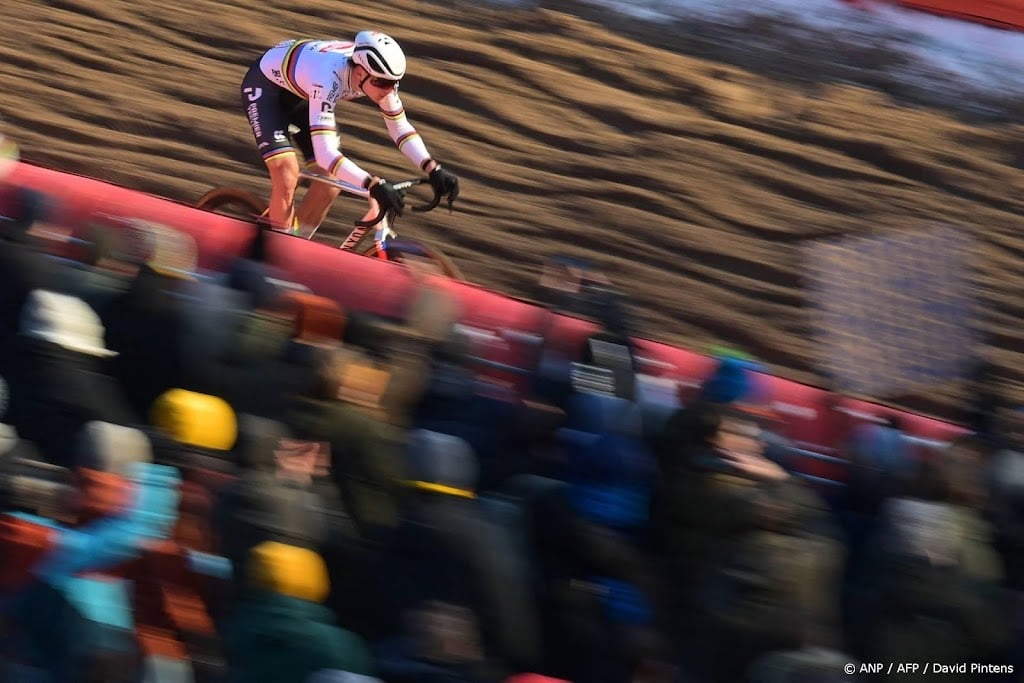 Van der Poel wint in Zonhoven zijn negende veldrit dit seizoen