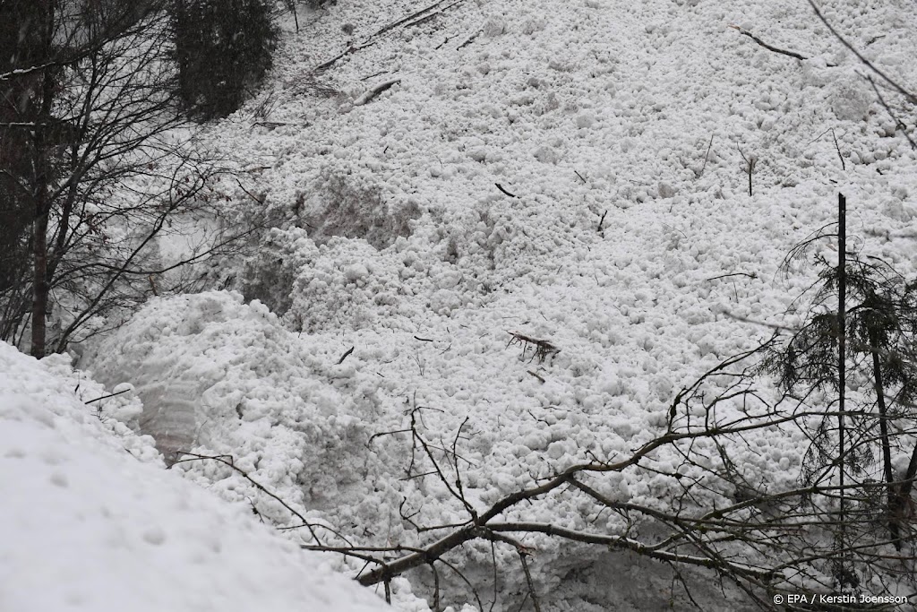 Zeker vijf doden door lawine in skigebied Tirol