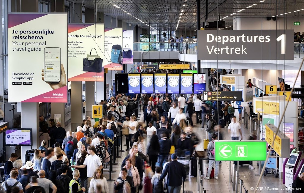 Reisbranche boos over mogelijk nieuwe beperkingen op Schiphol 