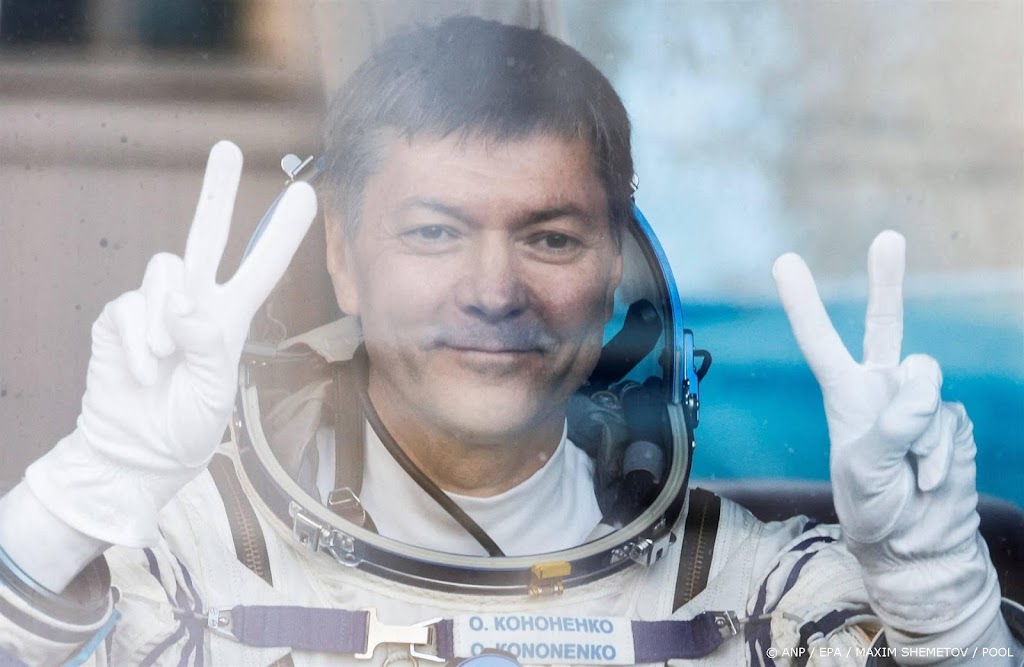 Russische kosmonaut breekt record voor langste tijd in de ruimte 