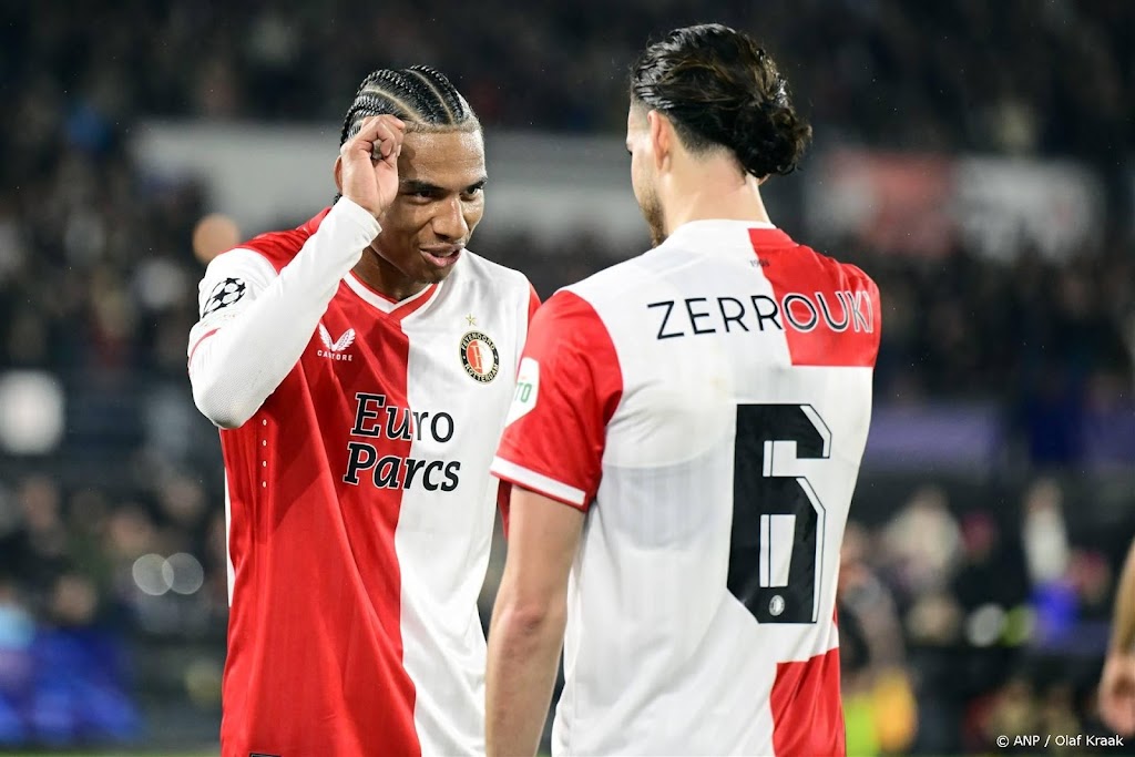 Feyenoord in uitwedstrijd tegen AZ met Stengs en Zerrouki 