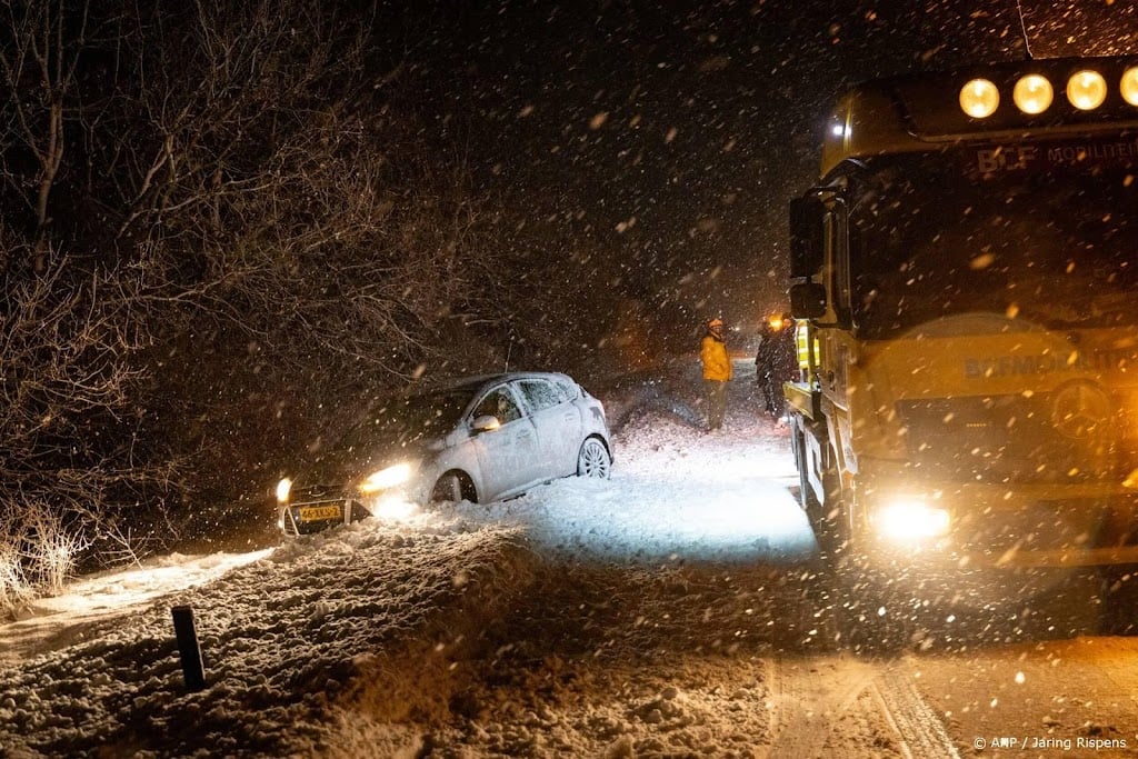 Code rood in Noord-Nederland wegens gladheid door ijzel