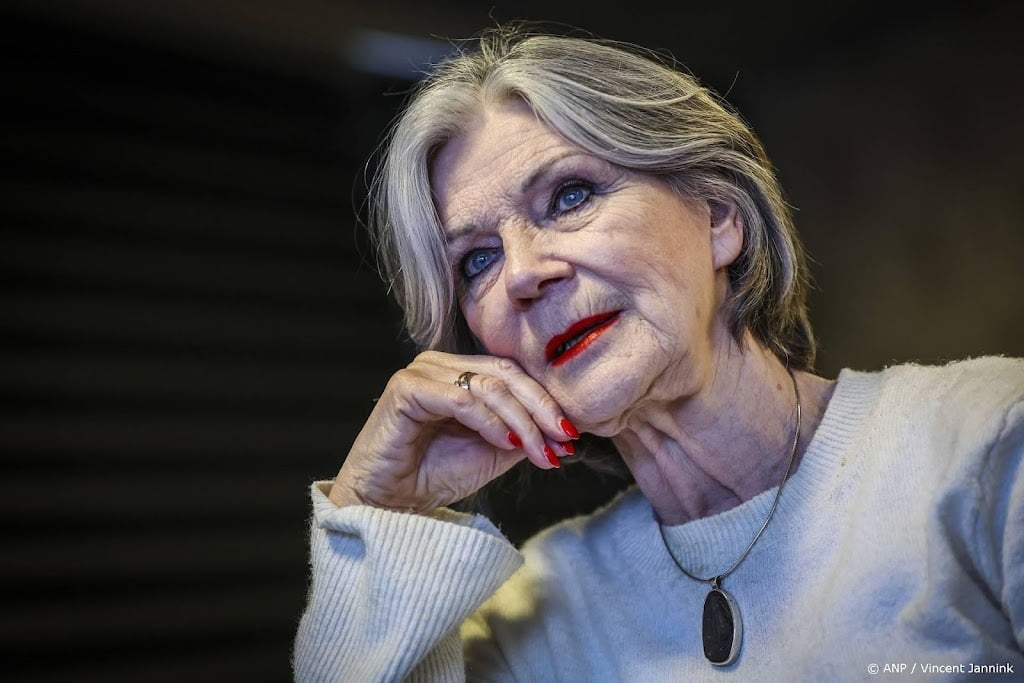 Lenny Kuhr kondigt 'met pijn in het hart' afscheid aan 