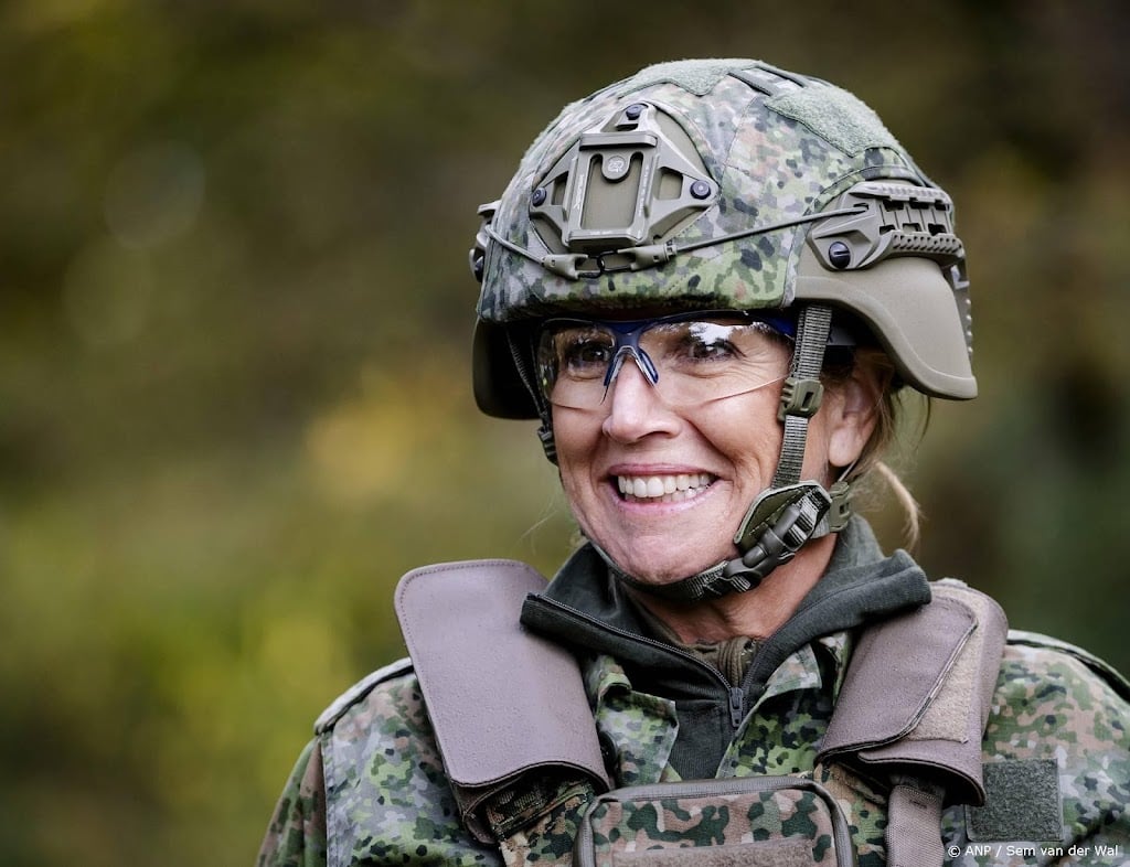 Koningin Máxima begint opleiding tot reservist