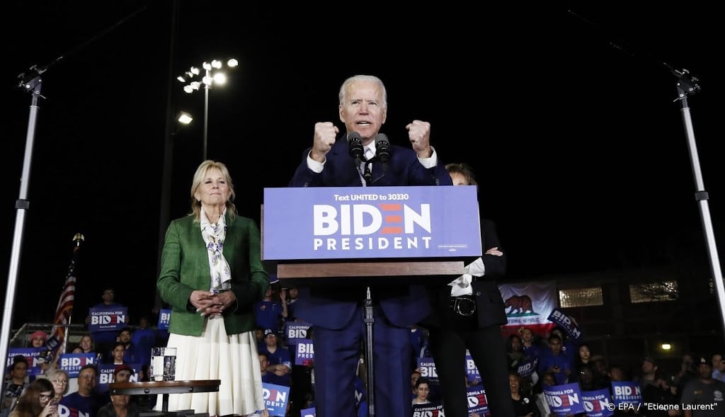 'Biden staat in acht staten op winst, Sanders in drie'