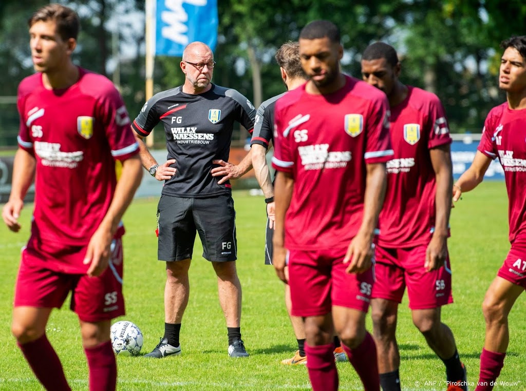 RKC Waalwijk stuurt assistent-trainer per direct weg