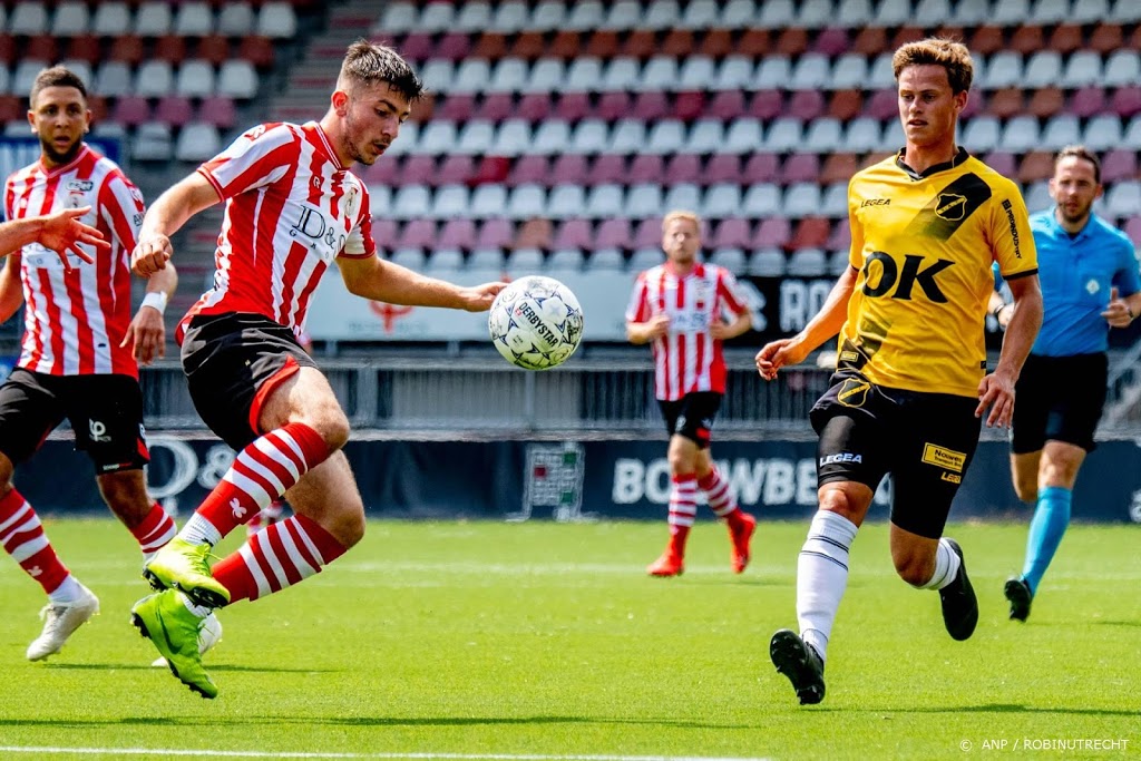 NAC-speler Schouten wil niet onder de indruk zijn in De Kuip