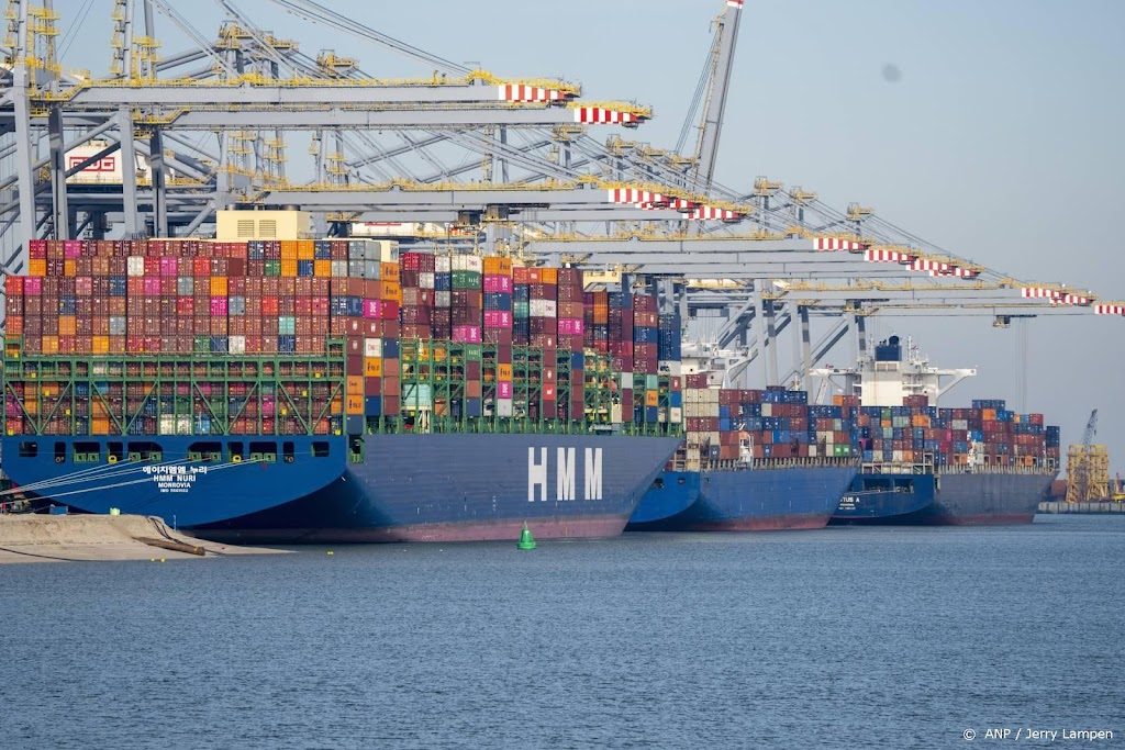 Hoekstra: sluiten haven Rotterdam voor Russen niet onbespreekbaar