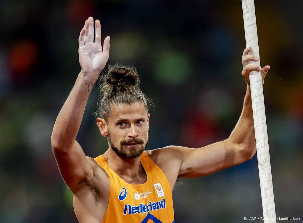 Polsstokhoogspringer Koppelaar haakt met blessure af op EK indoor