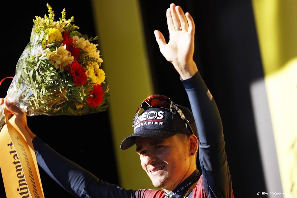 Brit Pidcock wint na solo wielerkoers Strade Bianche