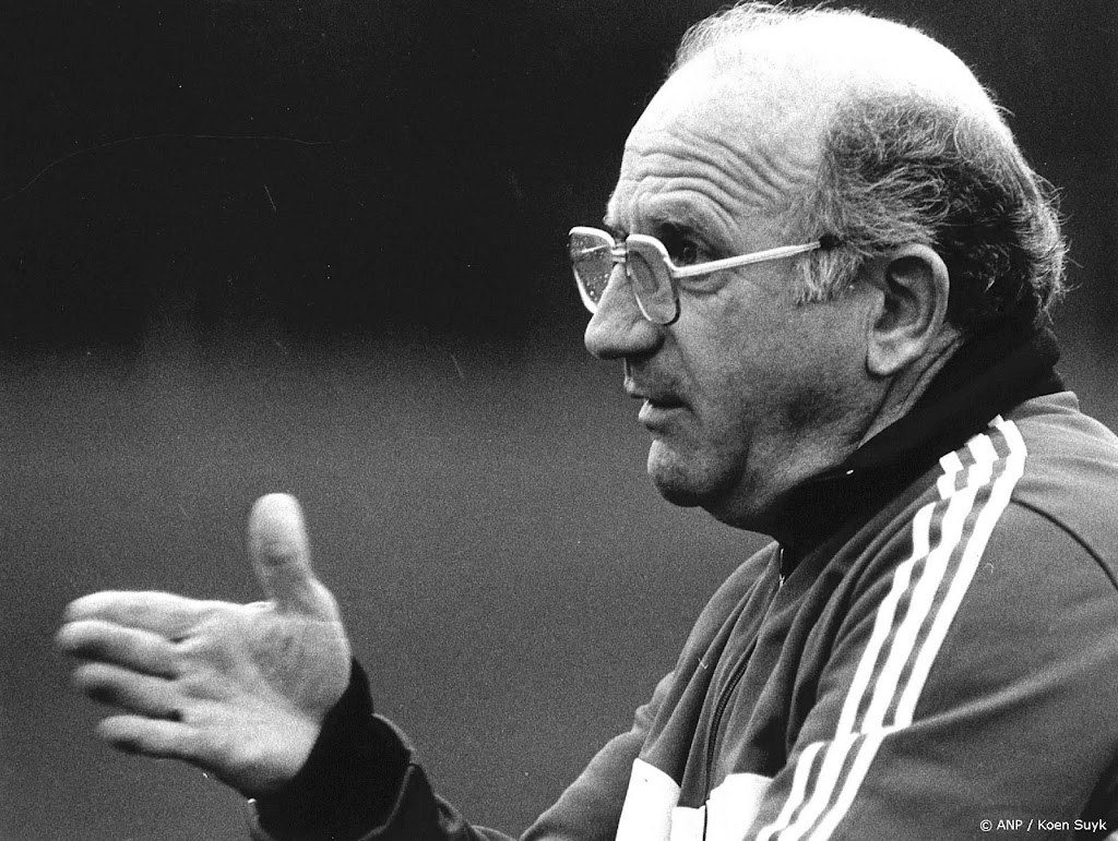 Oud-bondscoach en international Rijvers (97) overleden 