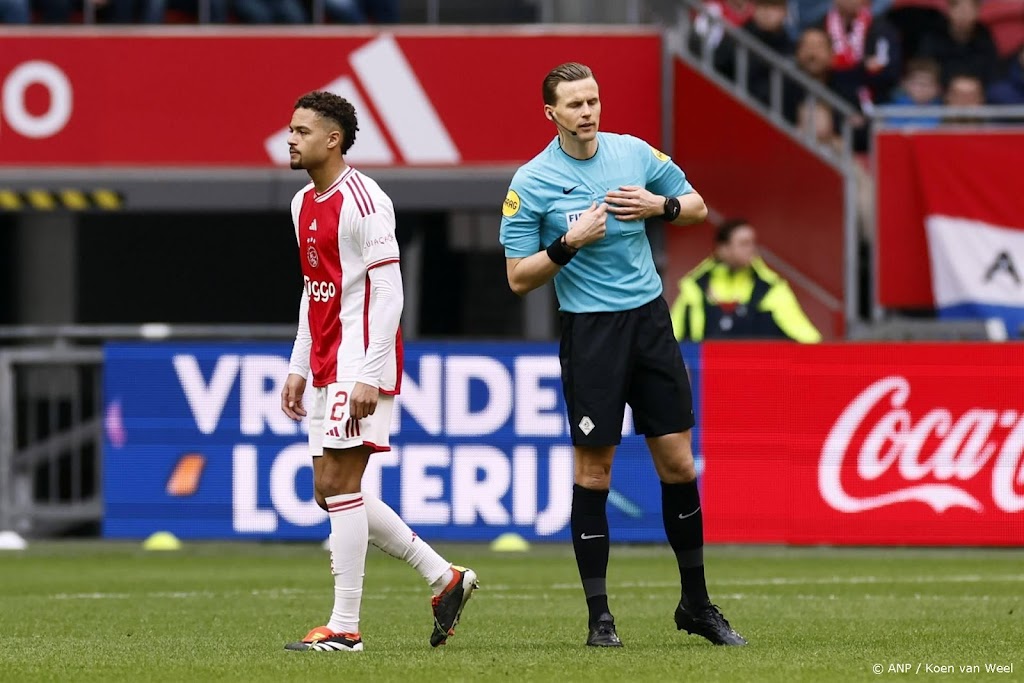 Ajax twee competitieduels zonder geschorste Rensch