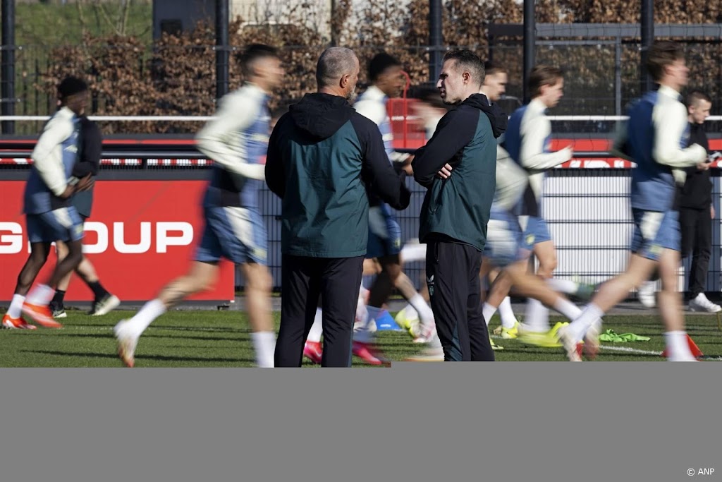 Feyenoorders Moder en Ueda op trainingsveld in aanloop naar Inter