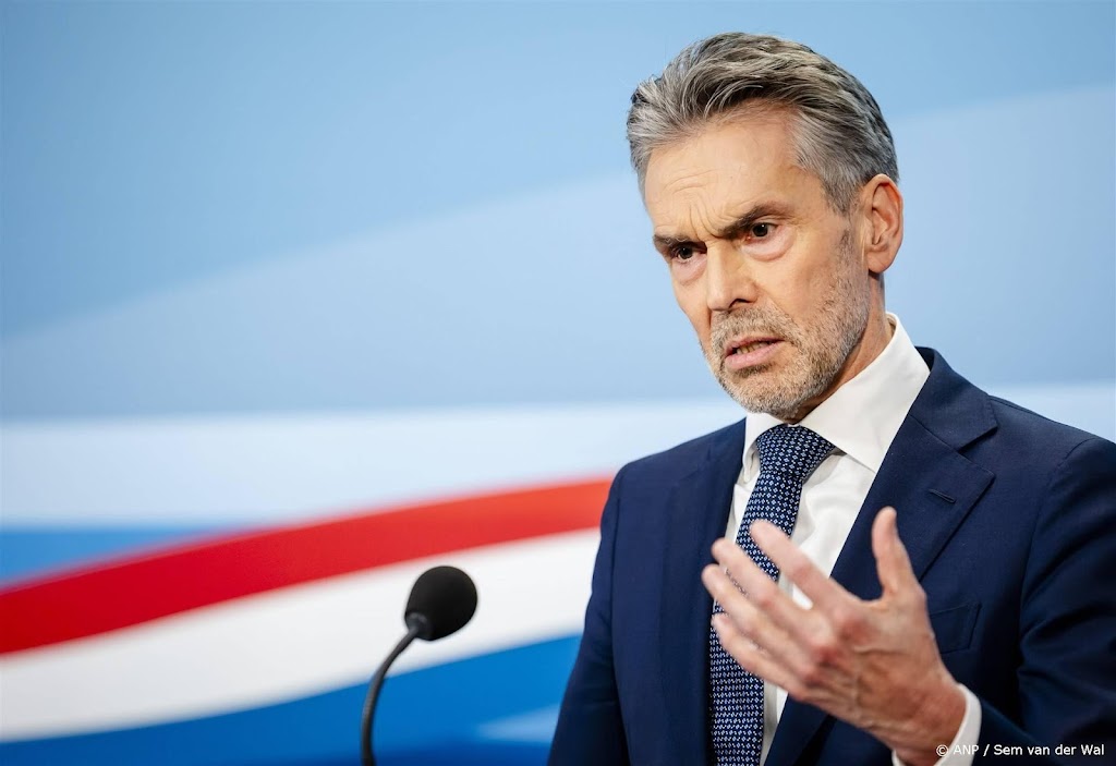 VNG wil dat Schoof zich meer bemoeit met asielbeleid