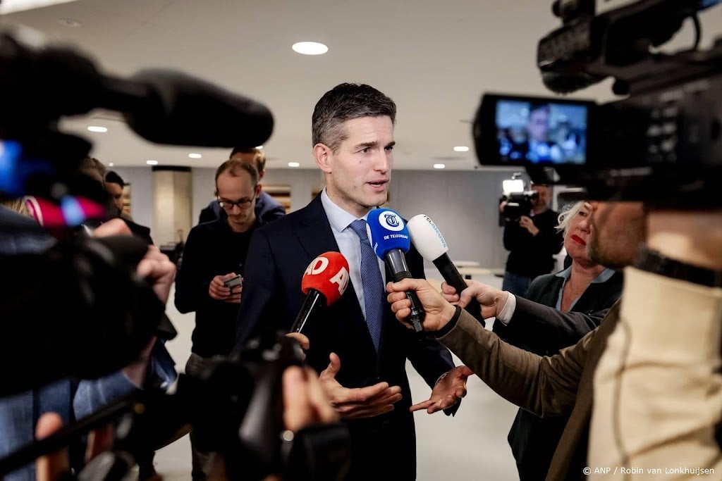 Kabinet overweegt marineschip naar Middellandse Zee te sturen