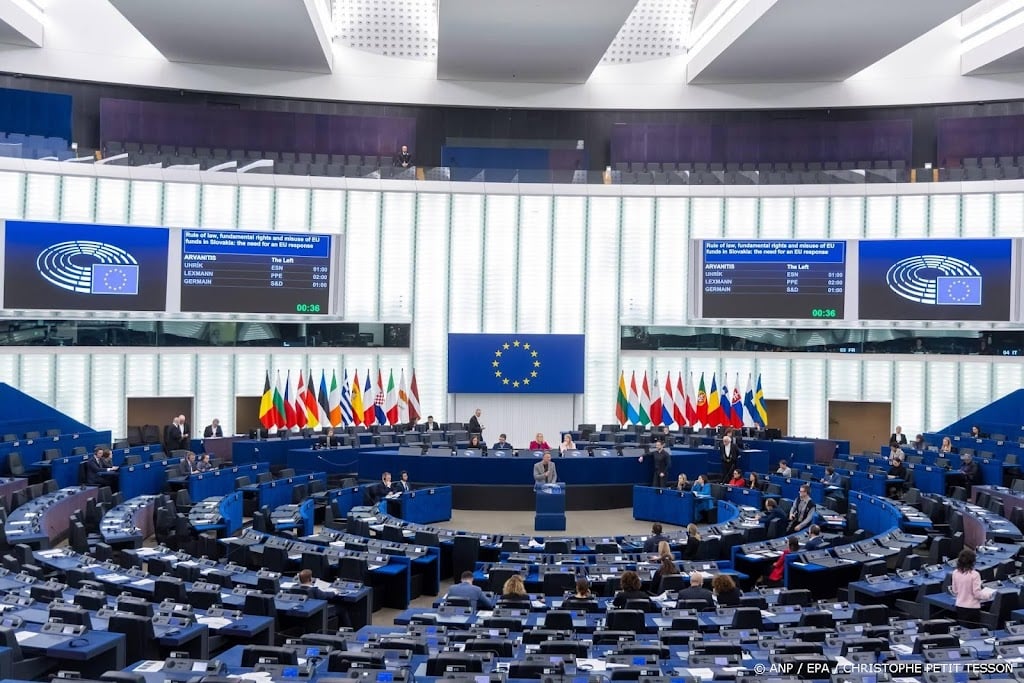 EU-parlement blijft stemming over handelsdeal VS uitstellen