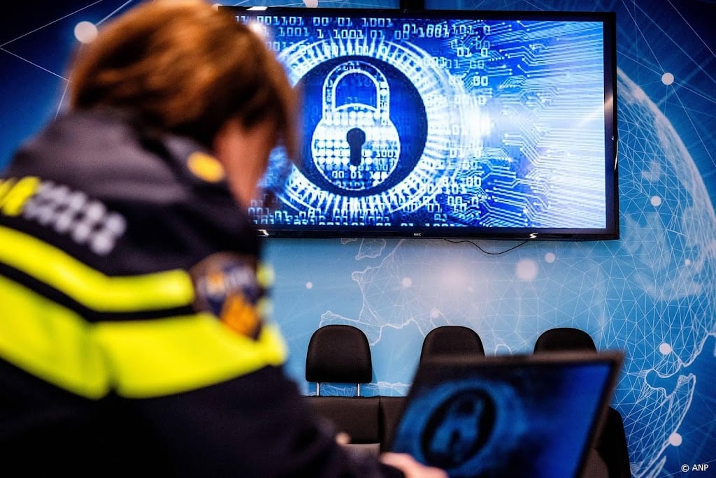 Politie Amsterdam rolt grote site op voor handel in gestolen data