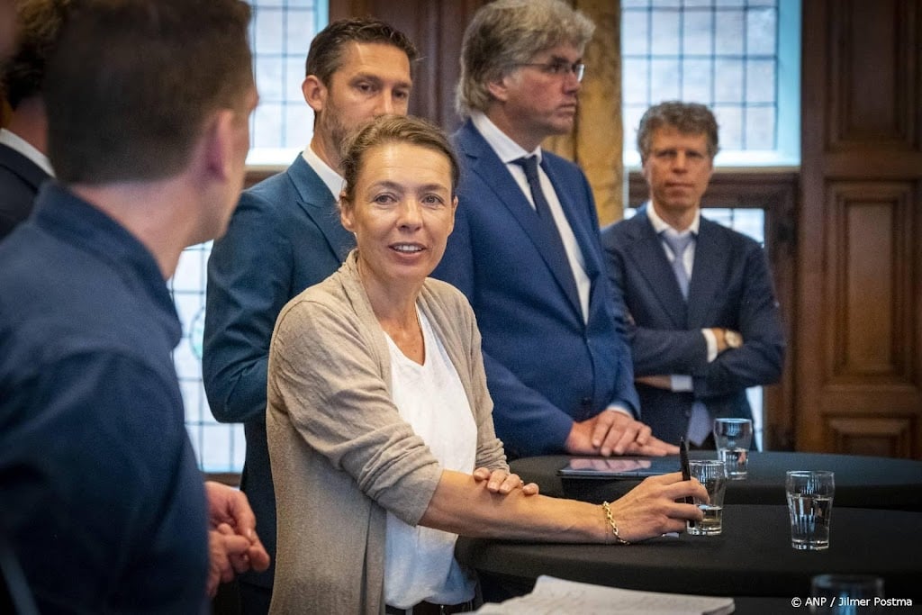 Provincie Groningen houdt kabinet aan sluiting Groningen-gasveld