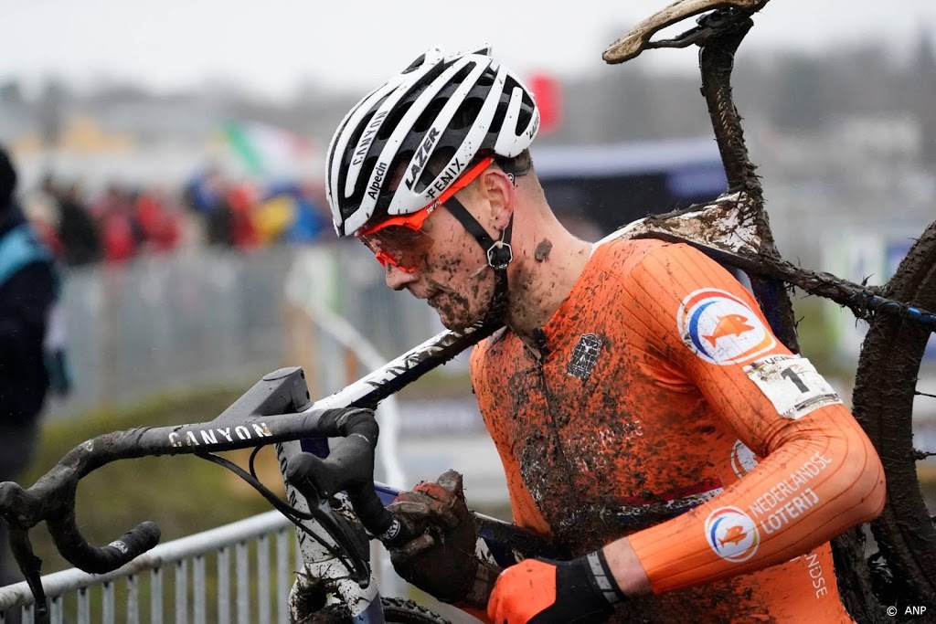 Wielrenner Van der Poel fietst 'Ronde van Zwift'
