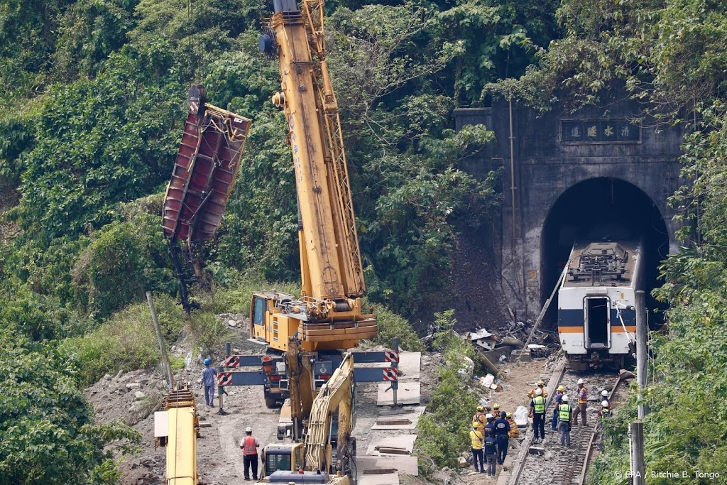 Vrachtwagenbestuurder zegt huilend sorry voor treinramp Taiwan