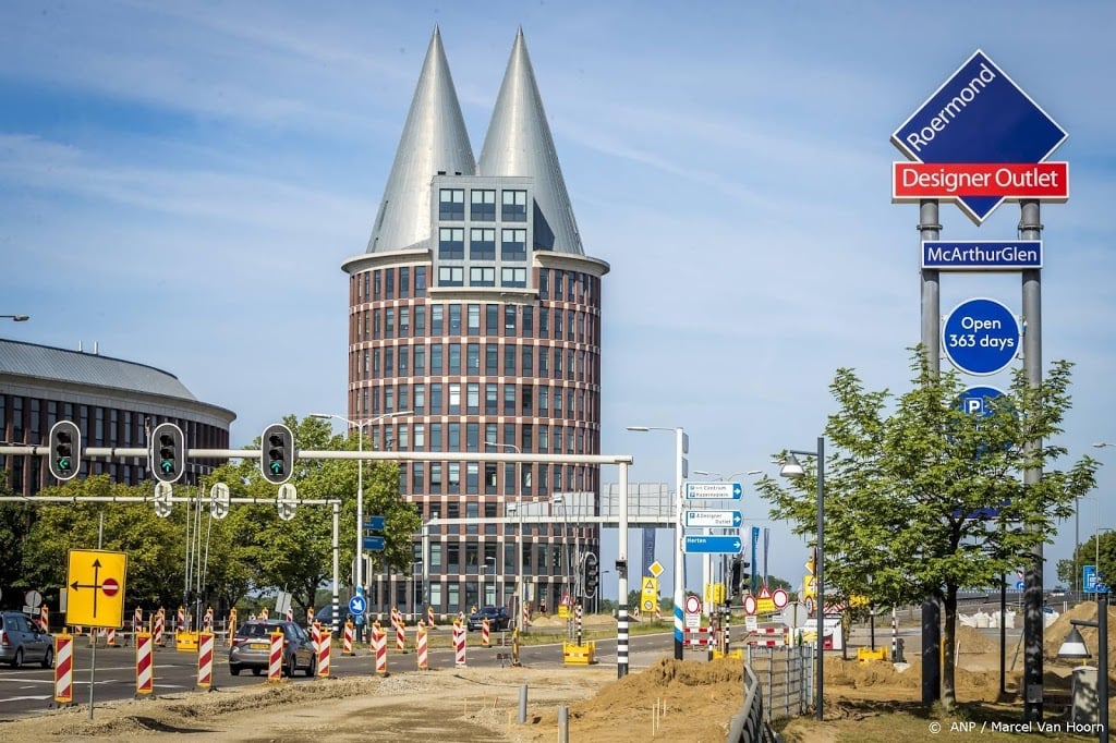 'Winkelende Duitsers weggestuurd bij outletcentrum Roermond'