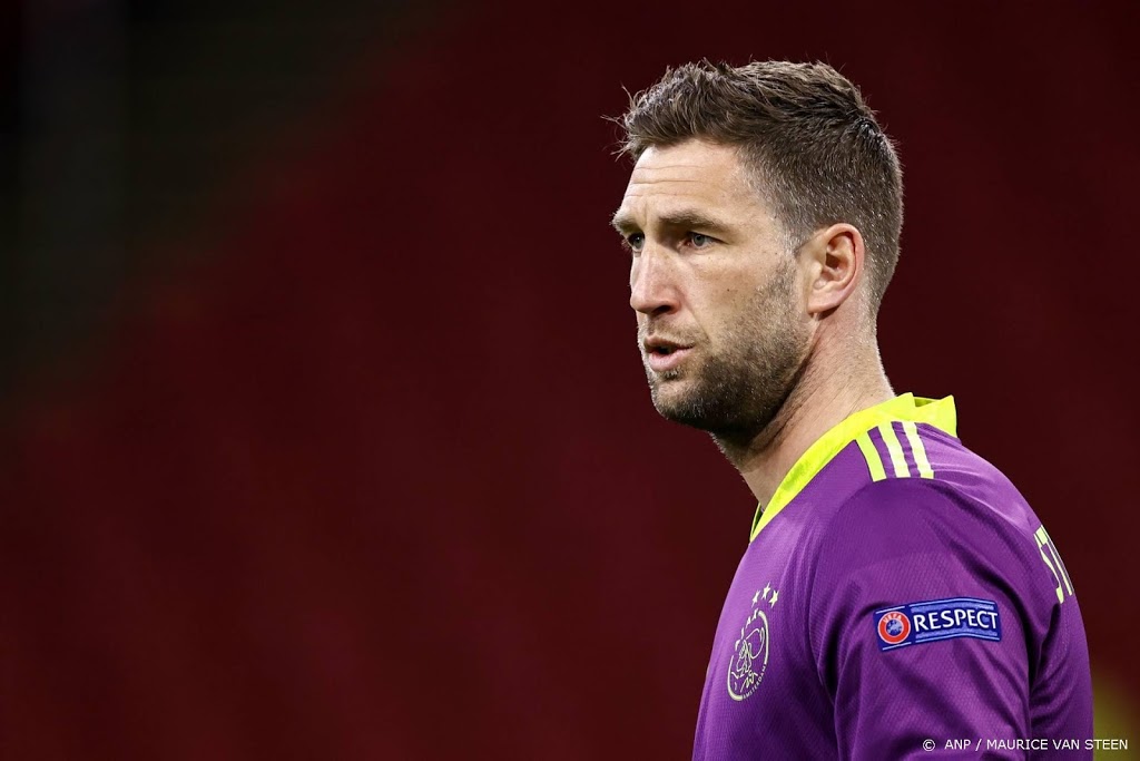 Knieblessure houdt doelman Stekelenburg aan de kant bij Ajax     