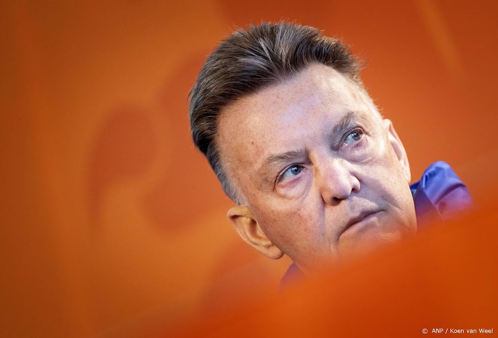 KNVB wenst Van Gaal beterschap maar zwijgt over kennis van ziekte