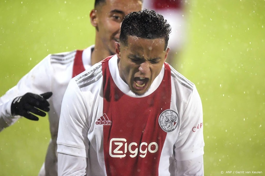 Ihattaren bij eerste basisplaats direct trefzeker voor Jong Ajax