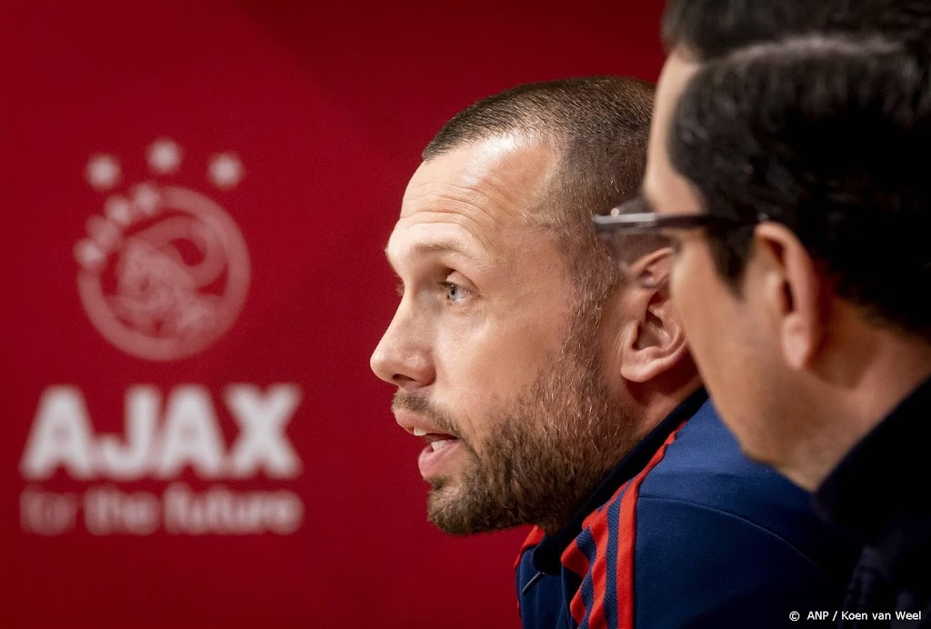 Heitinga wil dat Ajax snel duidelijkheid over toekomst verschaft