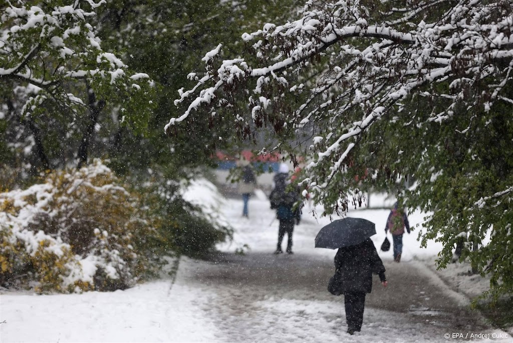 Sneeuwstorm en harde wind zorgen voor overlast op Balkan