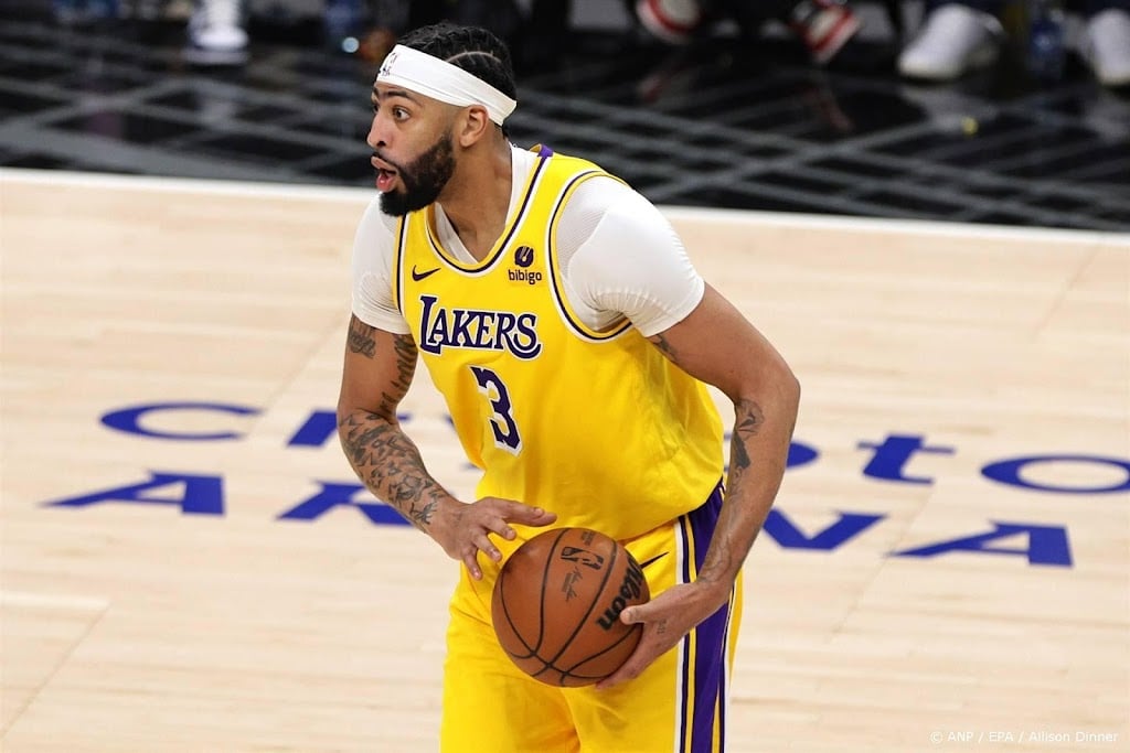 Basketballers Lakers op weg naar play-offs NBA 