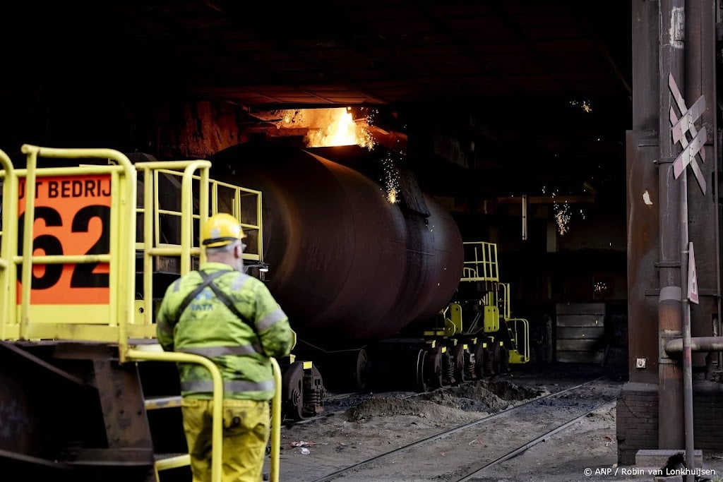 Uitstoot Tata Steel moet snel lager, anders dreigen boetes