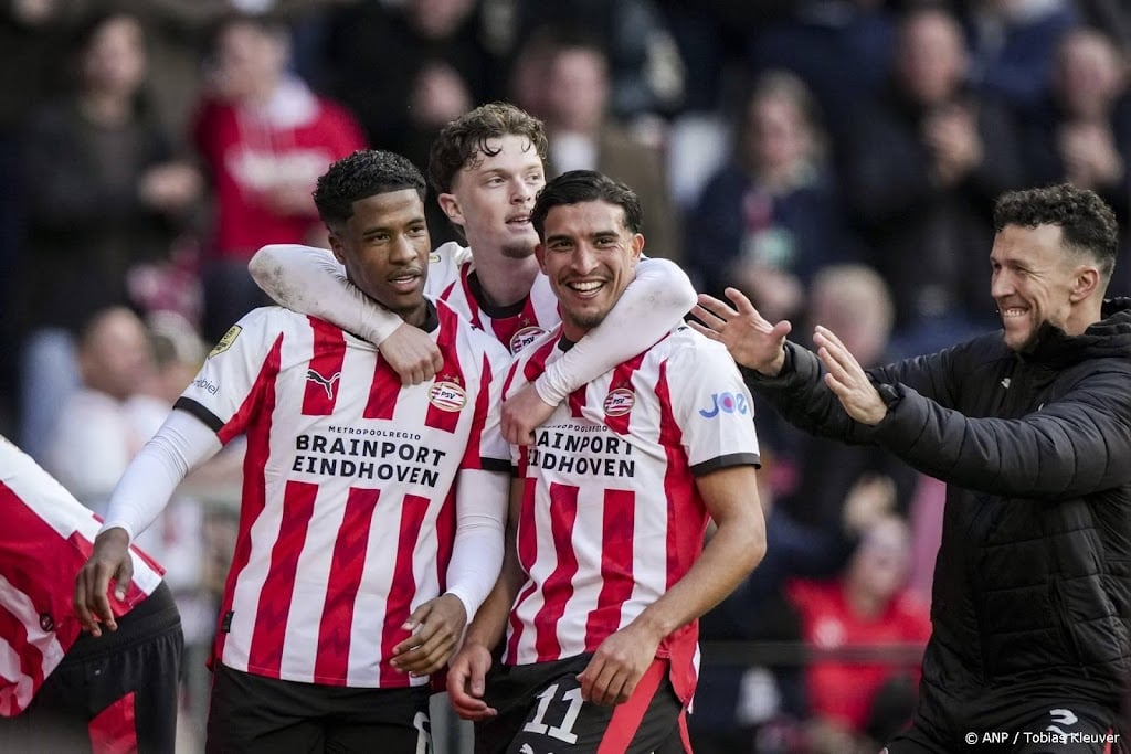 PSV officieus kampioen na late thuiszege op FC Utrecht