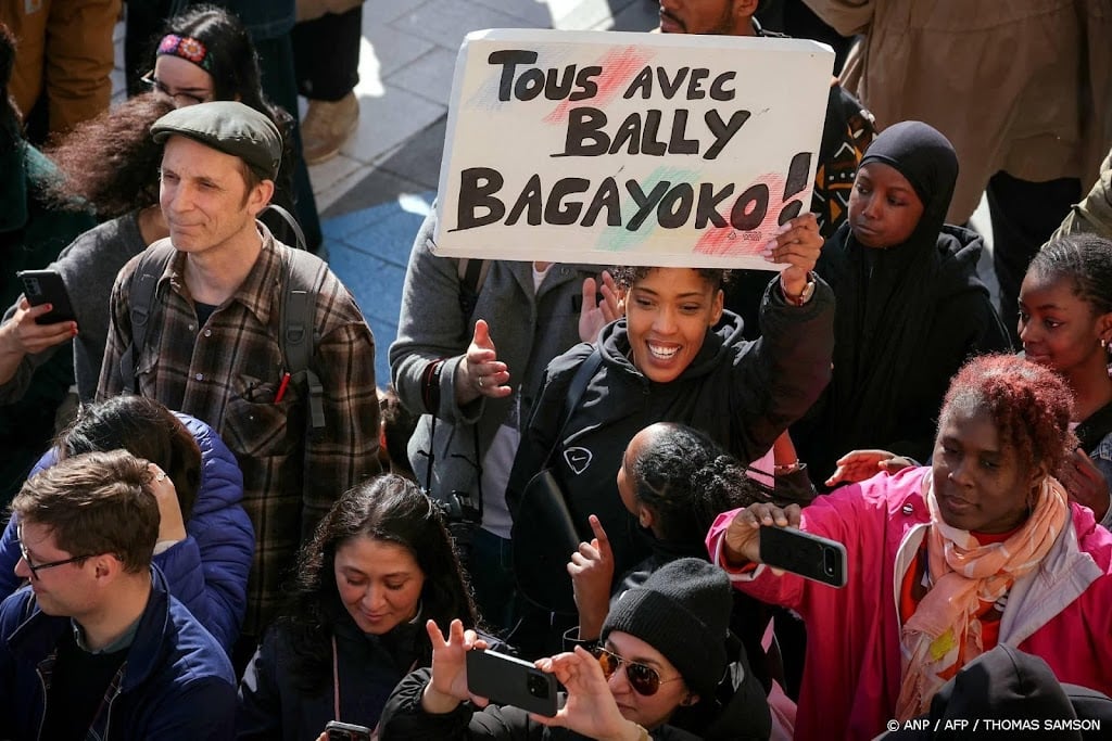 Duizenden bij steundemonstratie voor burgemeester Saint-Denis