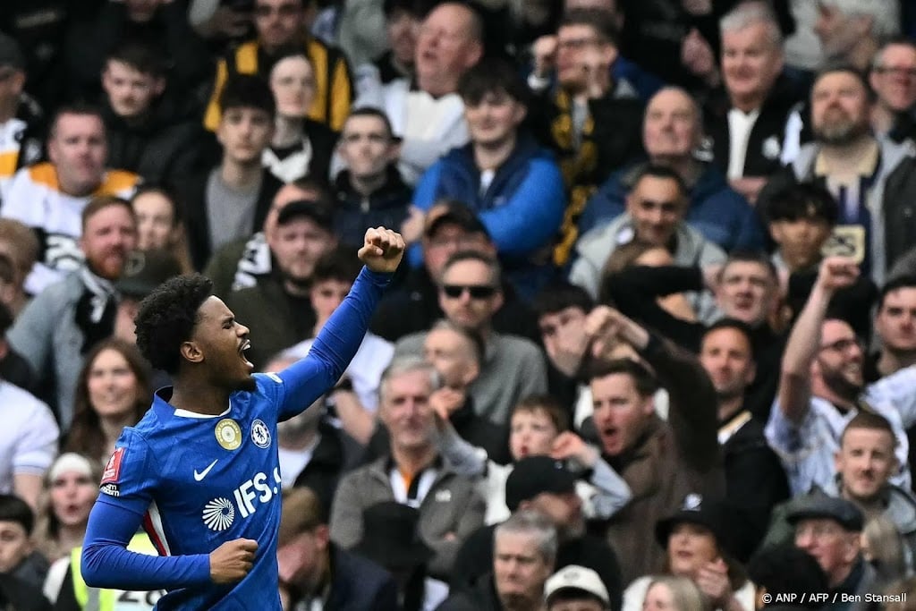 Scorende Hato helpt Chelsea op weg naar ruime zege in FA Cup