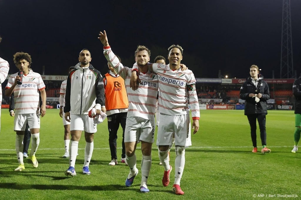 NEC houdt zicht op plek twee dankzij zege op Excelsior 