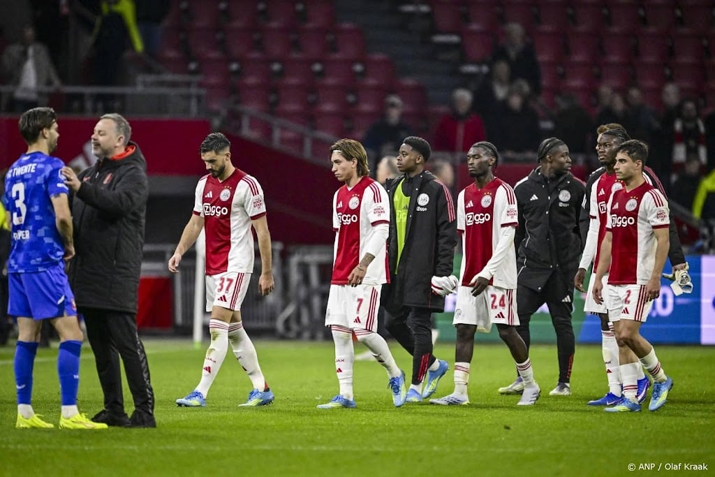 Ajax verliest van FC Twente en zakt naar vijfde plaats