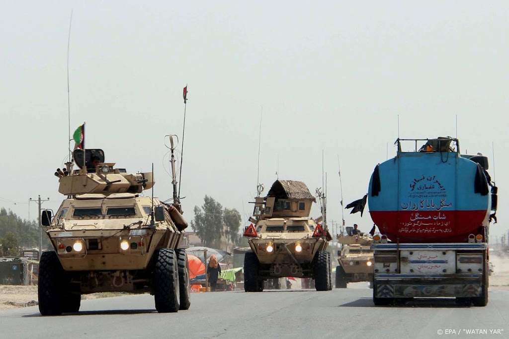 Taliban claimen aanslag basis met tientallen slachtoffers