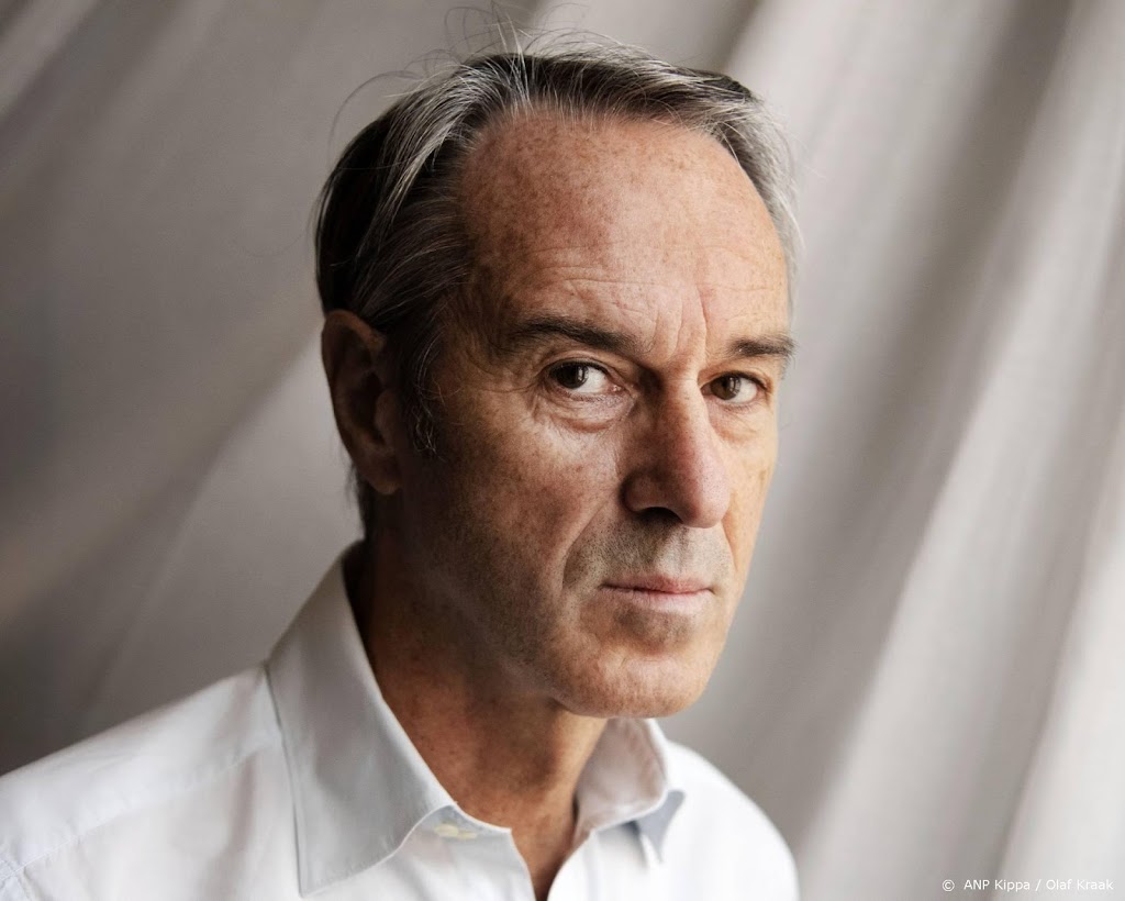 Regisseur Ivo van Hove leidt grote manifestatie in Ruhrgebied