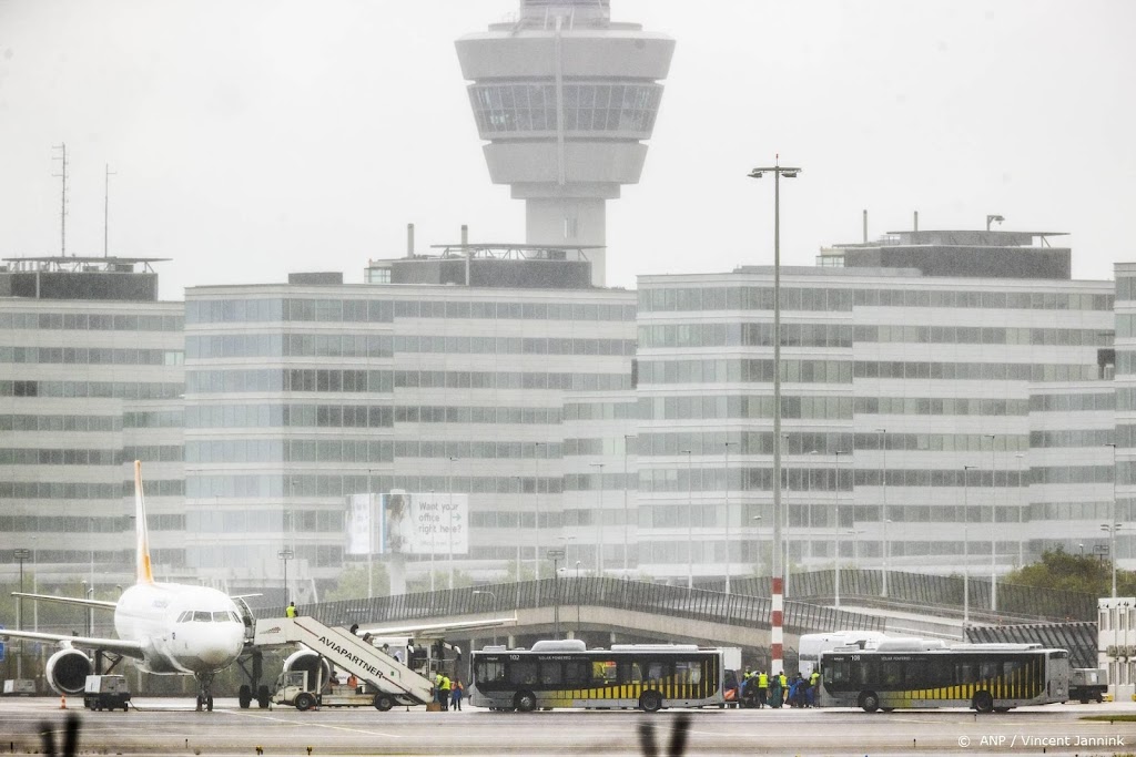 FNV: wilde staking uitgebroken bij beveiligers op Schiphol