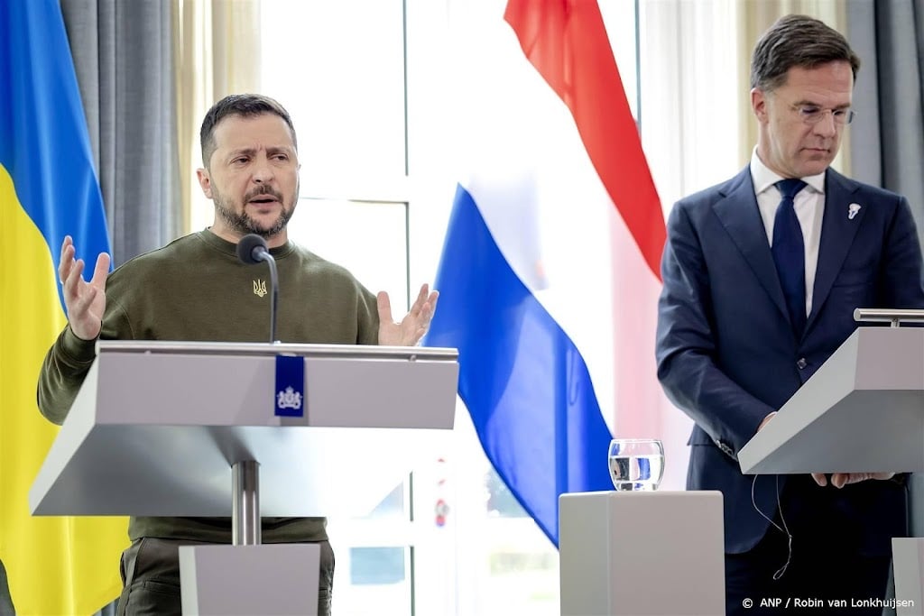 Zelensky vertrekt bij Catshuis na gesprek met premier Rutte