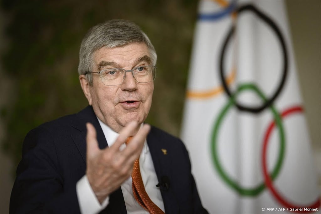 IOC-baas Bach wil nog voor de Spelen in de Seine zwemmen