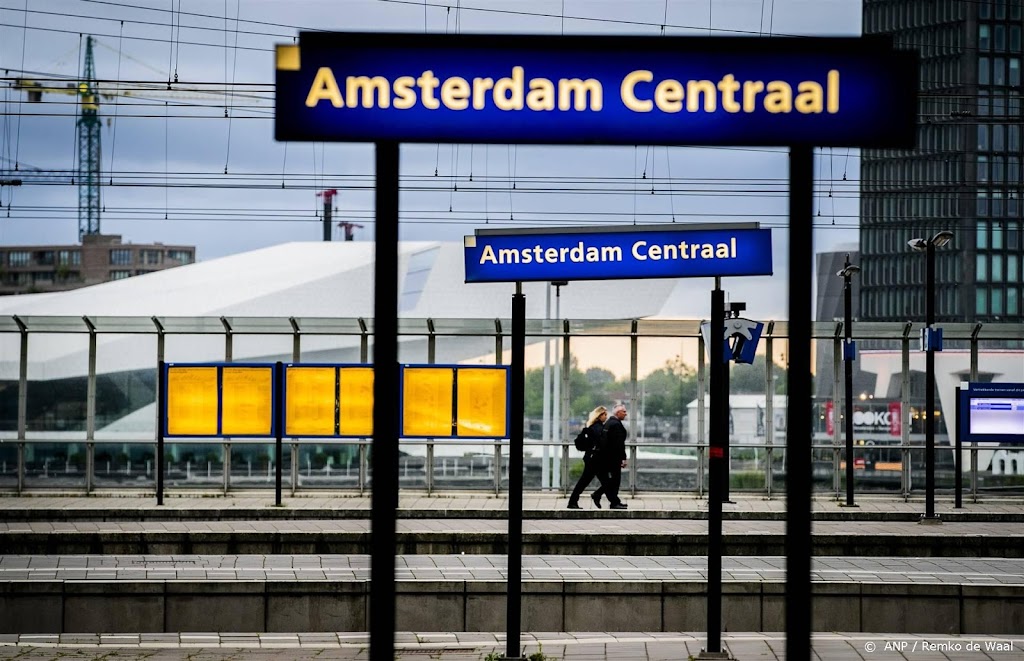 Geen treinverkeer in regio Amsterdam door storing