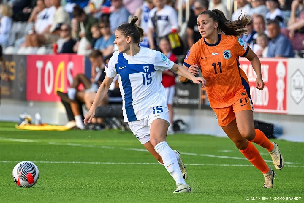 Voetbalsters spelen afscheidsduel Martens gelijk bij Finland