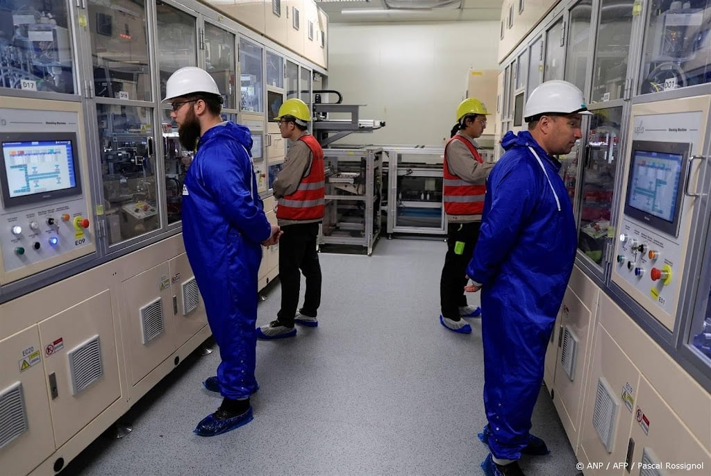 Mercedes en Stellantis pauzeren bouw Europese batterijfabrieken