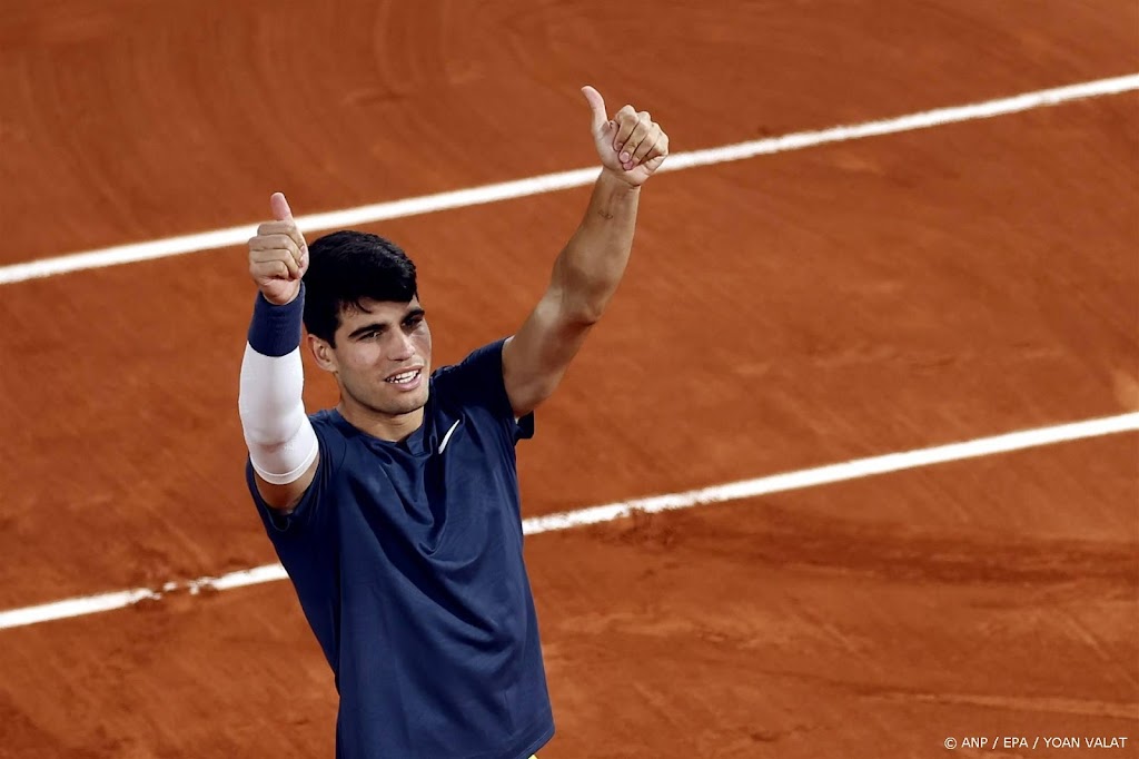 Alcaraz na zege op Tsitsipas in halve finale in Parijs